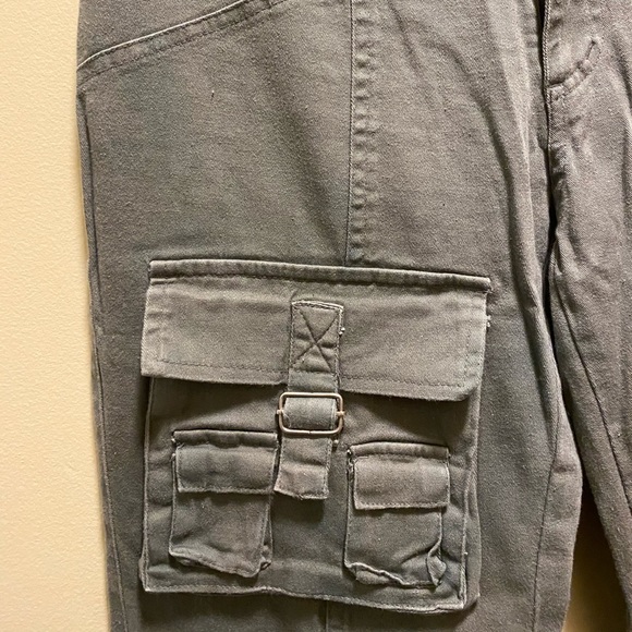 ✨BRAND NEW✨ KHAKI FLARED CARGO PANTS EARLY 2000's - Picture 5 of 10